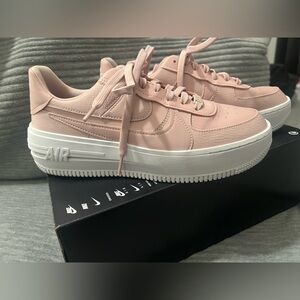 Nike Women’s AF1 Platform